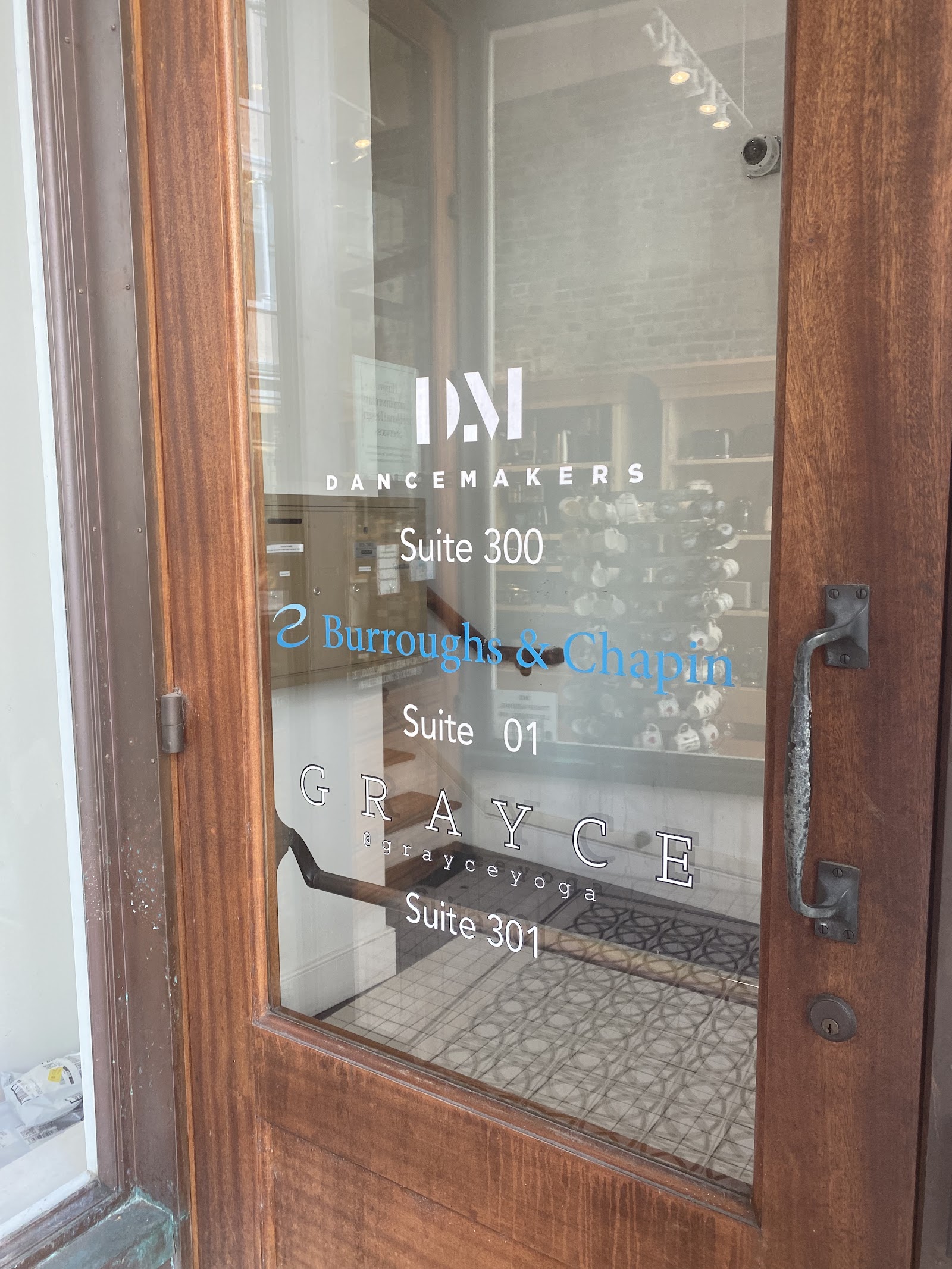 Quiet entry to Grayce Yoga on King Street