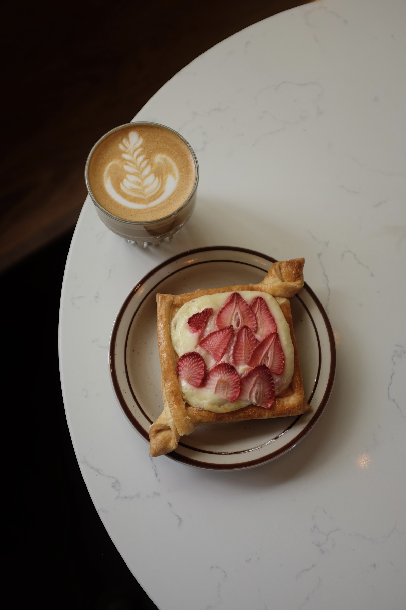 Barista pulling espresso at Rowan Coffee